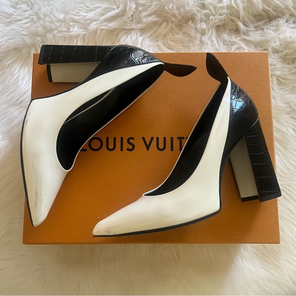 *SOLD* LOUIS VUITTON Pump Heels Wedge Leather Snake LV Print - Picture 11 of 11